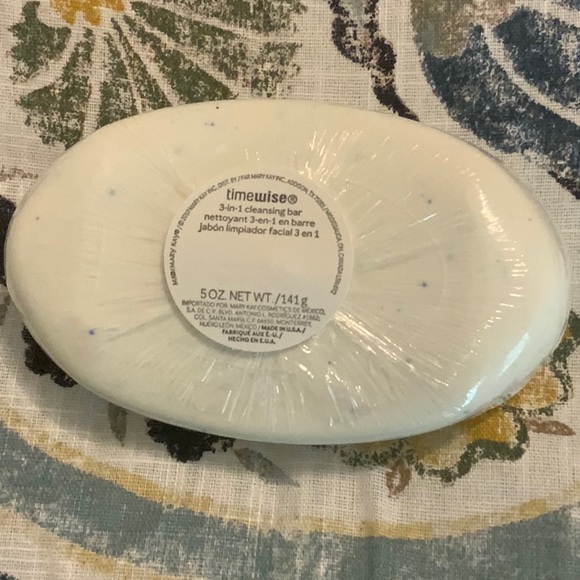 Mary Kay TimeWise 3 in 1 Cleansing Bar with Soap Dish NEW FACTORY SEALED - Picture 2 of 4